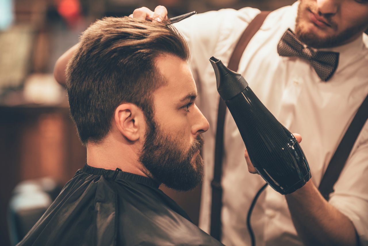 Stylizacja brody – samodzielnie, czy z pomocą barbera?