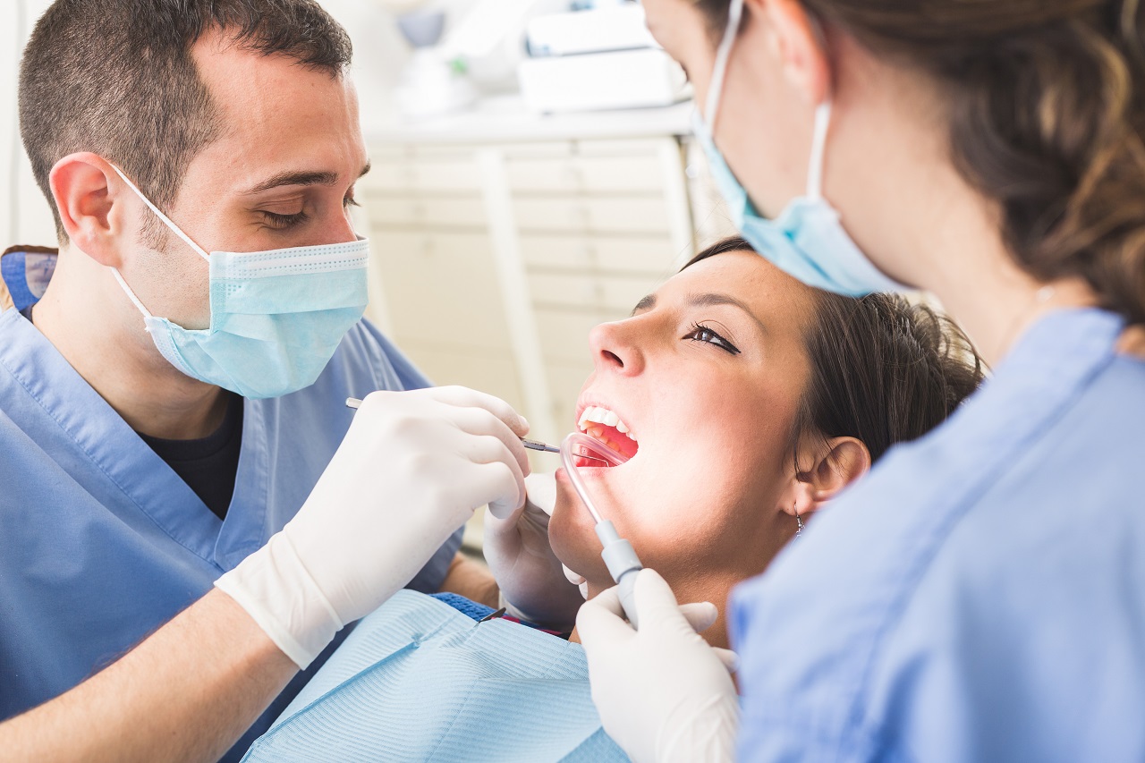 Higienistka stomatologiczna – czym się zajmuje i jak nią zostać?