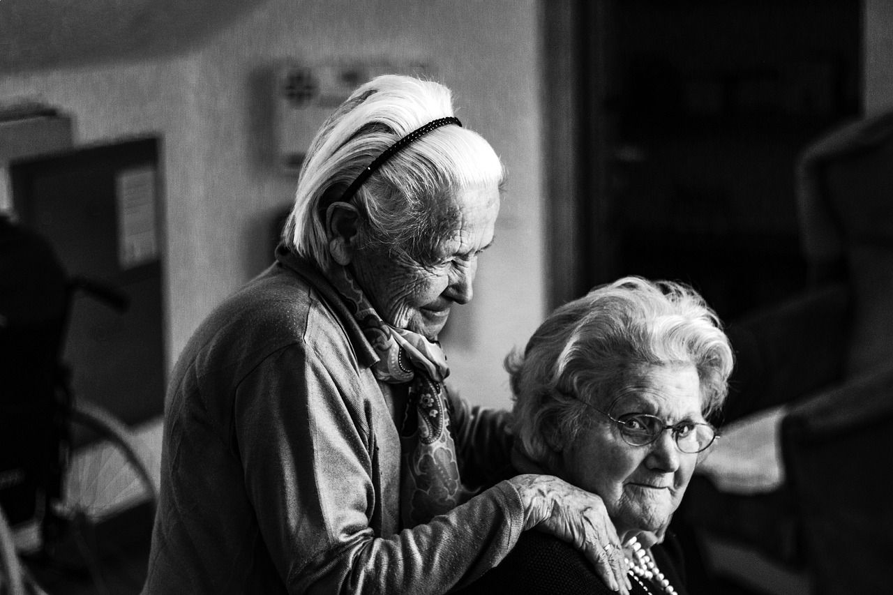 Dlaczego warto posłać osobę starszą do domu opieki?