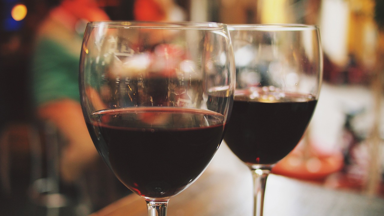 Wino naturalne, czyli jakie? Skąd bierzemy najwyższej jakości wino?